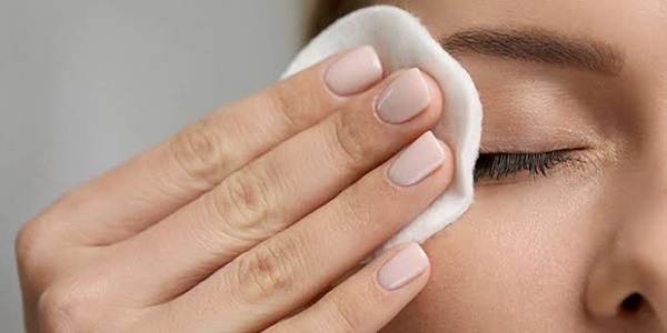 پاک کردن ارایش ابرو